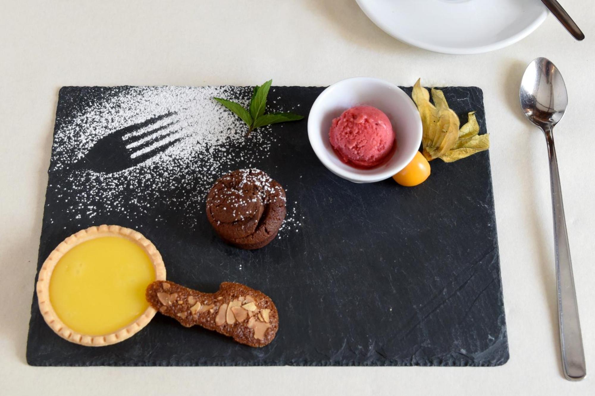 Couvet Hotel De L'Aigle מראה חיצוני תמונה
