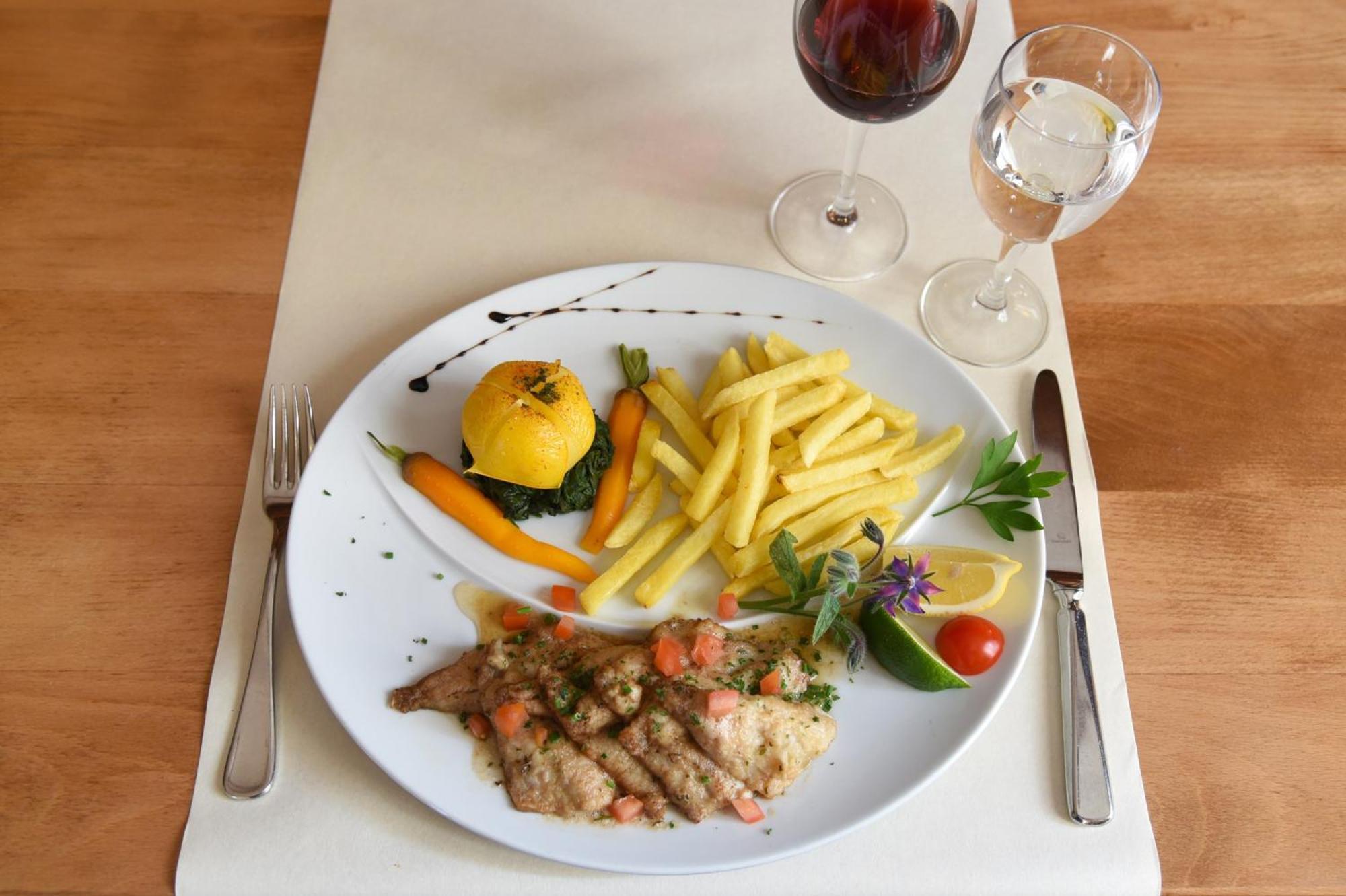 Couvet Hotel De L'Aigle מראה חיצוני תמונה
