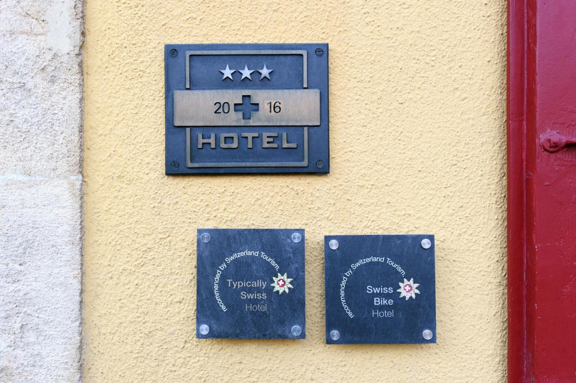Couvet Hotel De L'Aigle מראה חיצוני תמונה