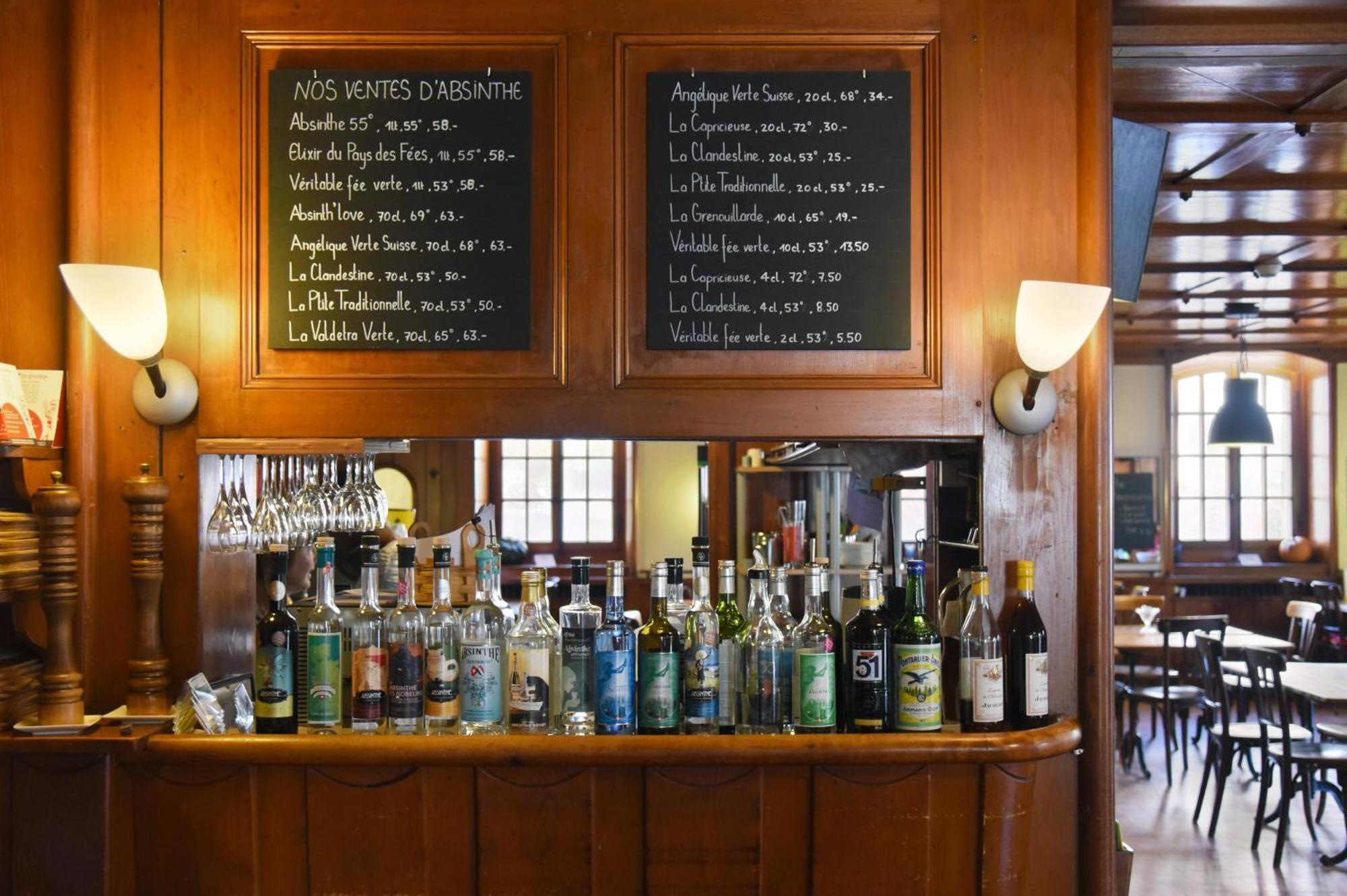Couvet Hotel De L'Aigle מראה חיצוני תמונה